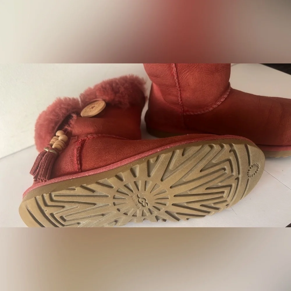 UGG questions leave